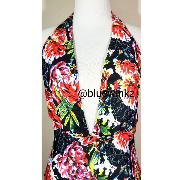 💮Plunging  Black Floral Bathing Suit - Picture 3 of 5